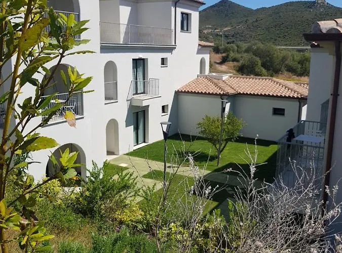 מלון דירות Green Residence Olbia 3*
